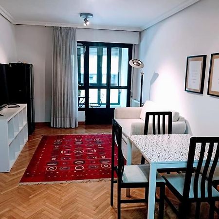 Apartamento Entre Estaciones Apartment Овиедо Екстериор снимка