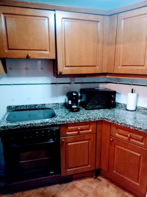 Apartamento Entre Estaciones Apartment Овиедо Екстериор снимка