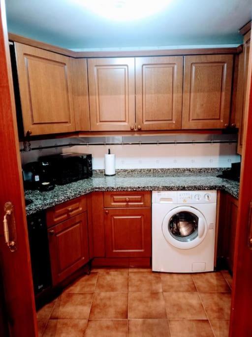 Apartamento Entre Estaciones Apartment Овиедо Екстериор снимка