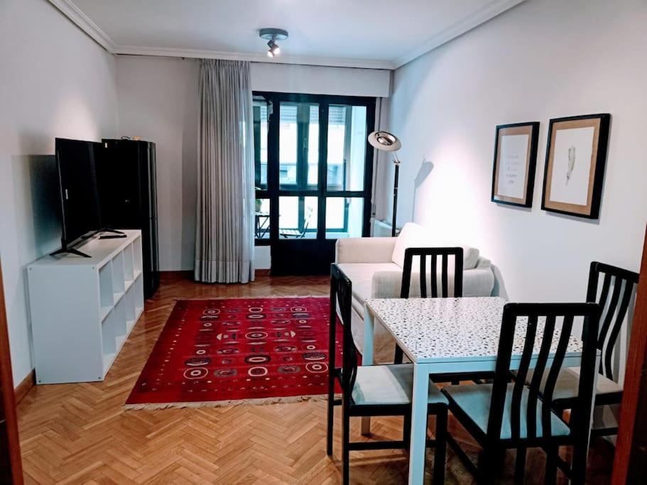Apartamento Entre Estaciones Apartment Овиедо Екстериор снимка