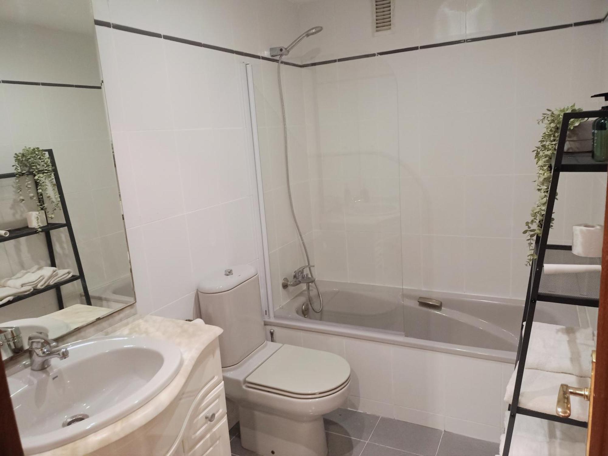 Apartamento Entre Estaciones Apartment Овиедо Екстериор снимка